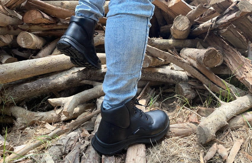 Why Safety Shoes Are Essential in Pakistan’s Industrial Sector